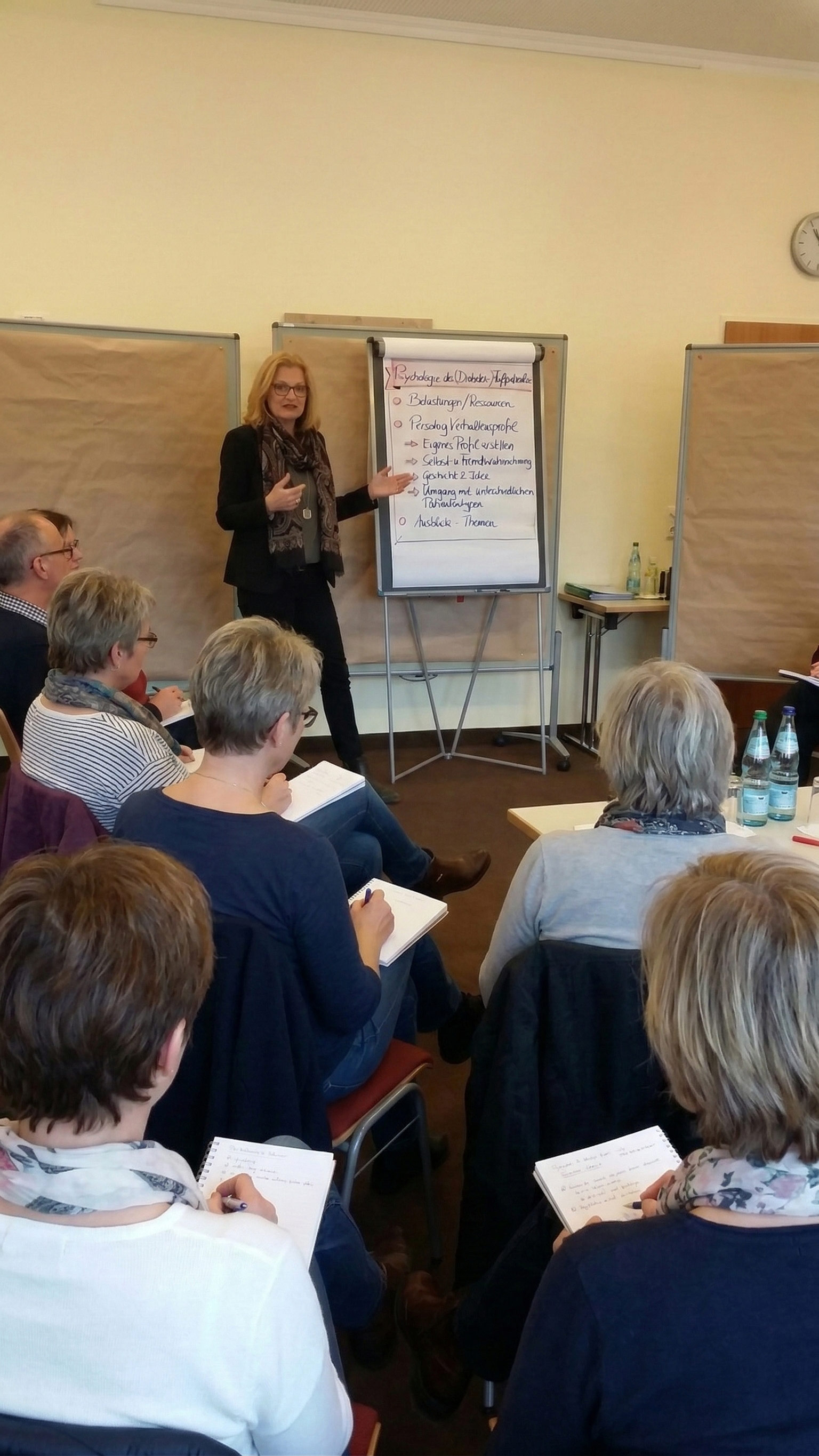 Andrea Nitz-Schneider am Flipchart